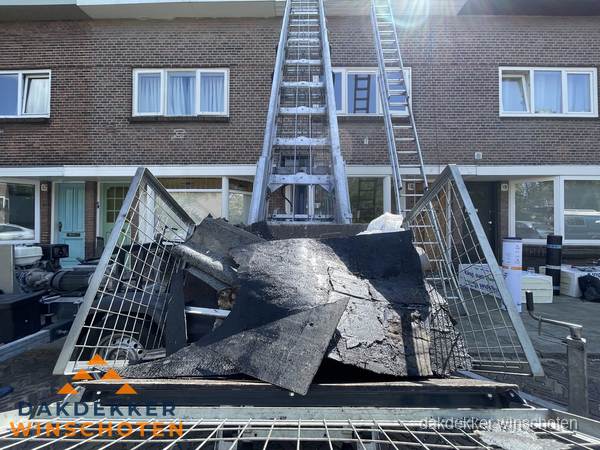 Kosten dakreparatie: dakschade aan flatgebouw in Winschoten Kosten dakreparatie: dakschade aan flatgebouw in Winschoten