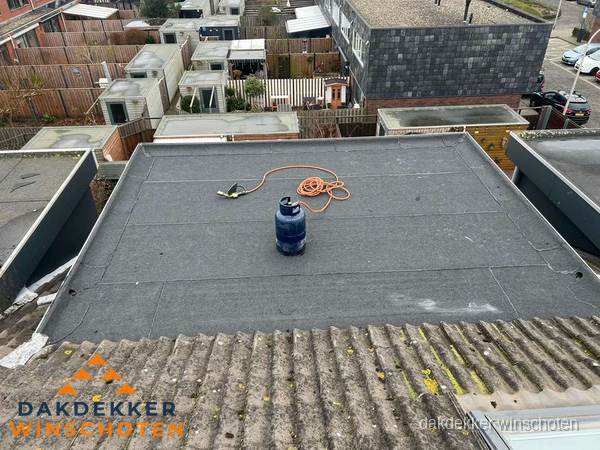 Dakrenovatie afgerond met nieuwe bitumen dakbedekking in Winschoten Dakrenovatie afgerond met nieuwe bitumen dakbedekking in Winschoten
